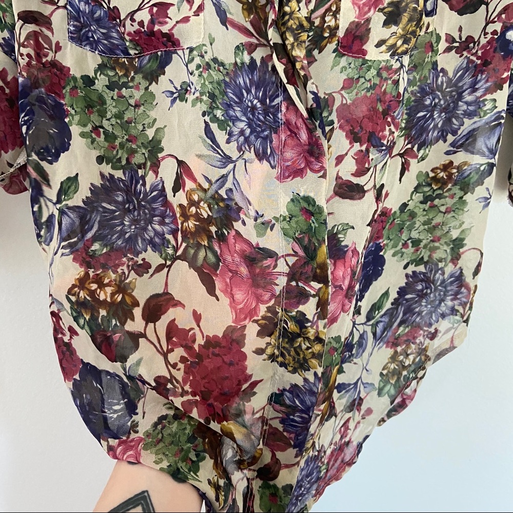 Floral Blouse π· - Picture 7 of 8